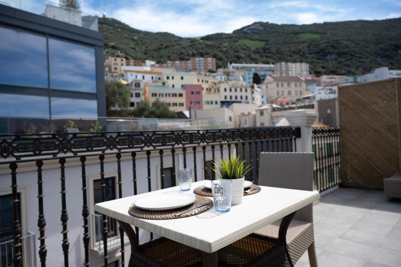 Master Penthouse Double Room Ensuite With Private Terrace - Grand Central House Gibraltar Buitenkant foto