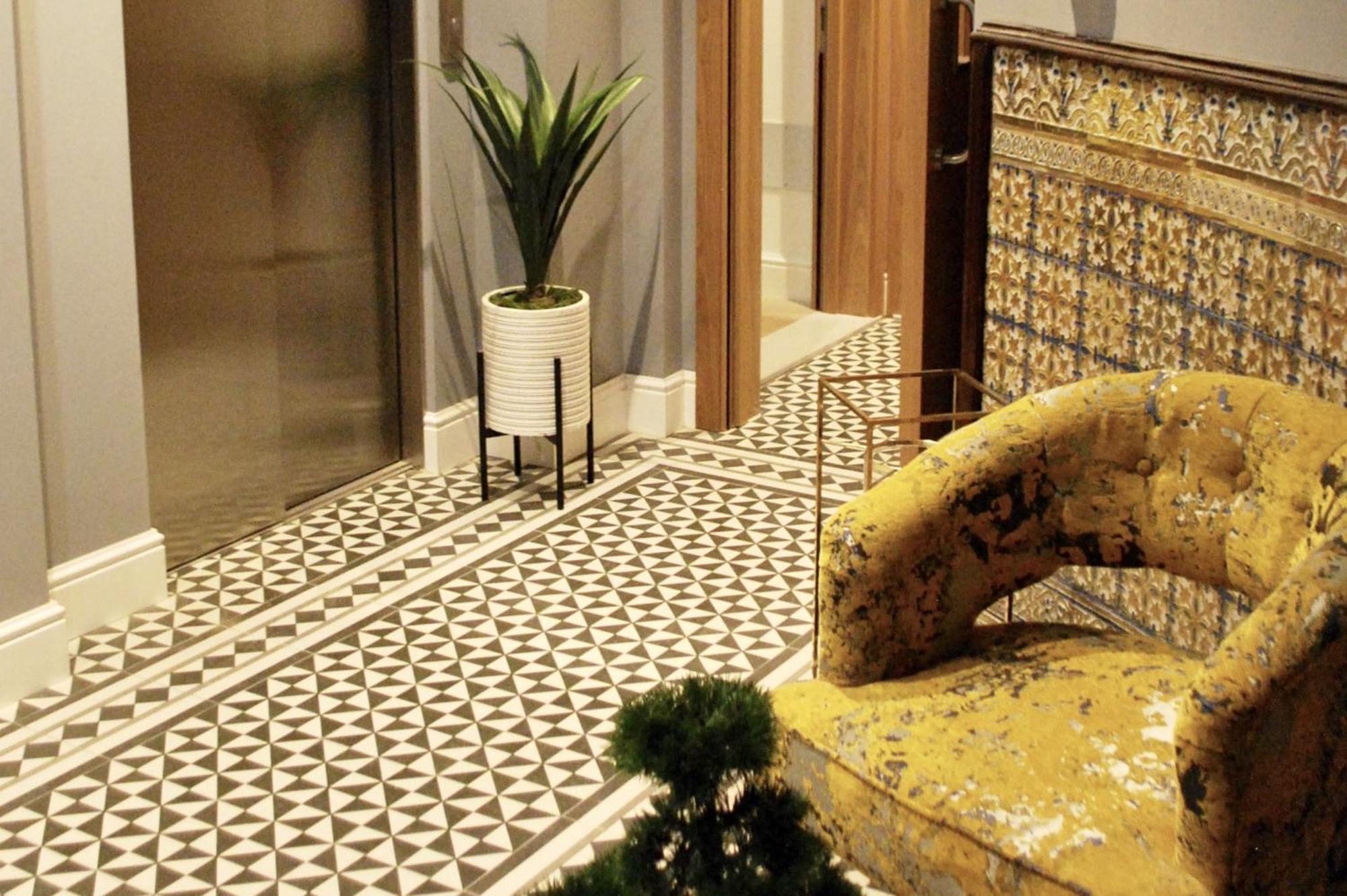 Master Penthouse Double Room Ensuite With Private Terrace - Grand Central House Gibraltar Buitenkant foto