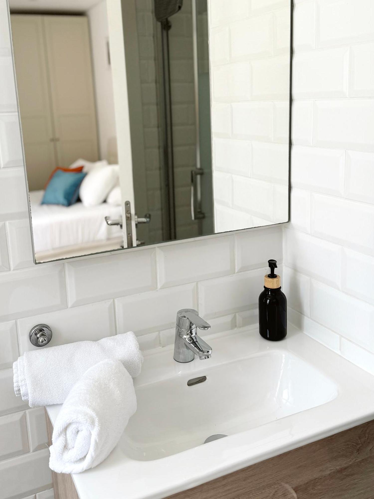 Master Penthouse Double Room Ensuite With Private Terrace - Grand Central House Gibraltar Buitenkant foto