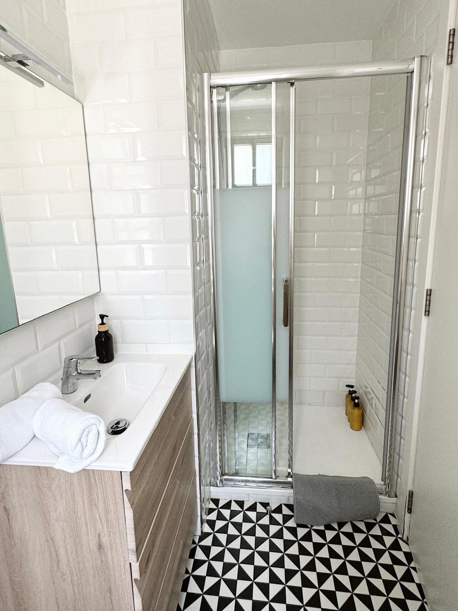 Master Penthouse Double Room Ensuite With Private Terrace - Grand Central House Gibraltar Buitenkant foto