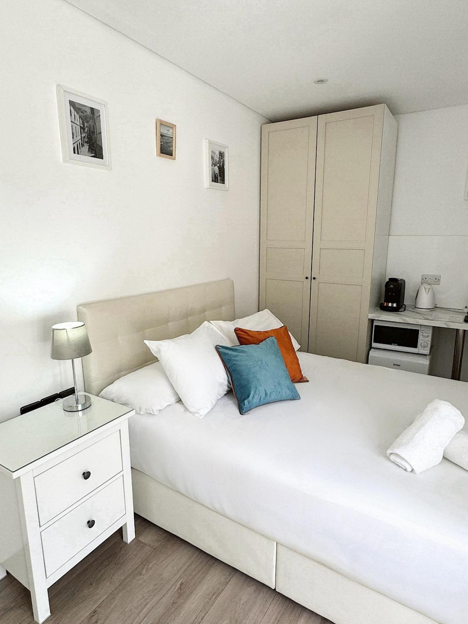 Master Penthouse Double Room Ensuite With Private Terrace - Grand Central House Gibraltar Buitenkant foto